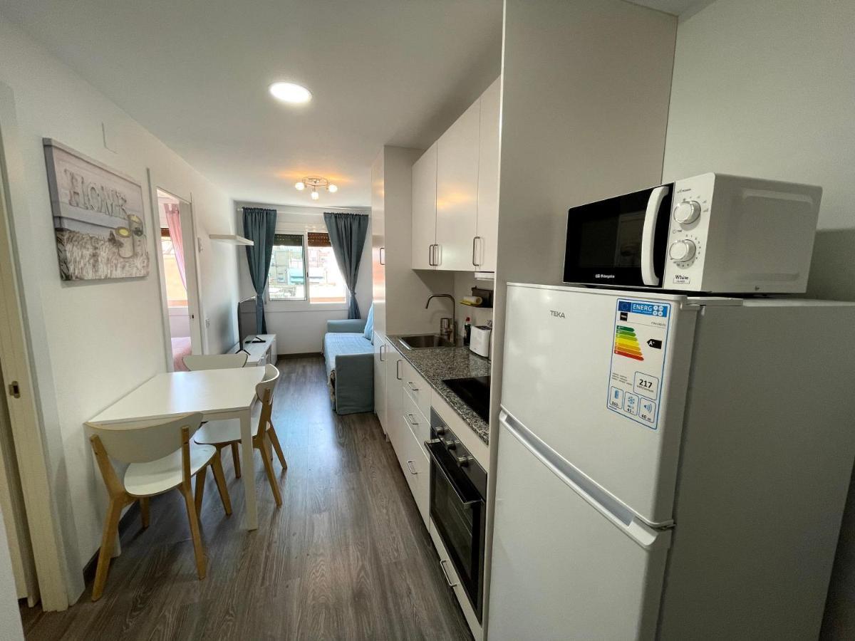Sant Adria Beach Apartment Wi-Fi Parking Free サン・アドリア・デ・ベソス エクステリア 写真