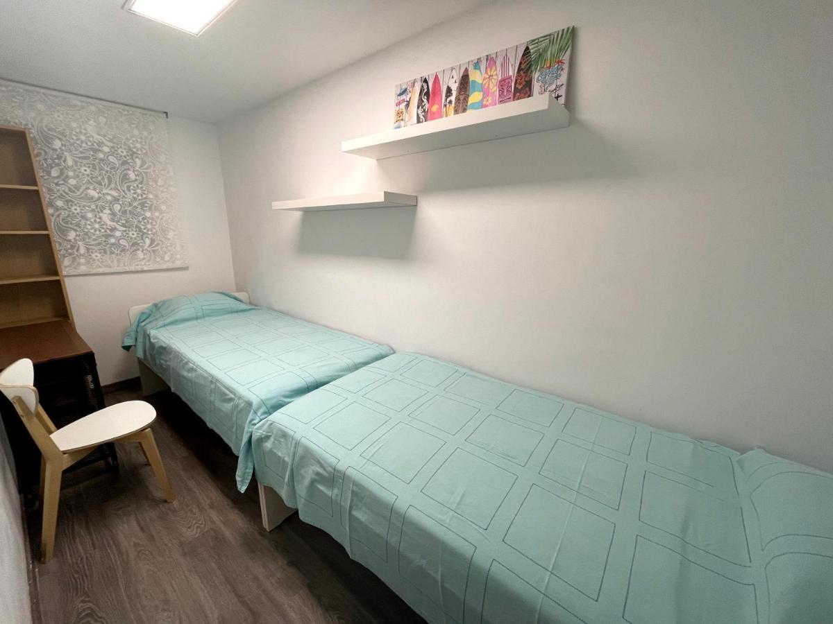 Sant Adria Beach Apartment Wi-Fi Parking Free サン・アドリア・デ・ベソス エクステリア 写真