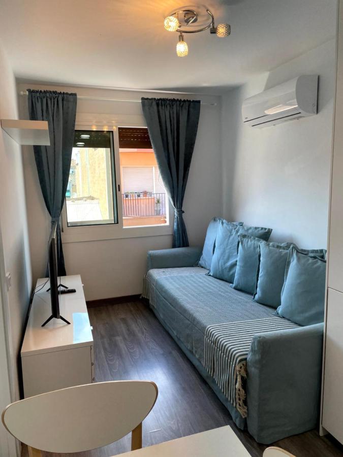 Sant Adria Beach Apartment Wi-Fi Parking Free サン・アドリア・デ・ベソス エクステリア 写真
